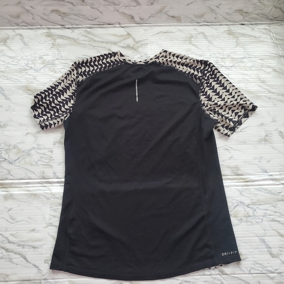 Nike Running DRI-FIT Geometric Pattern T Shirt M - Picture 4 of 6